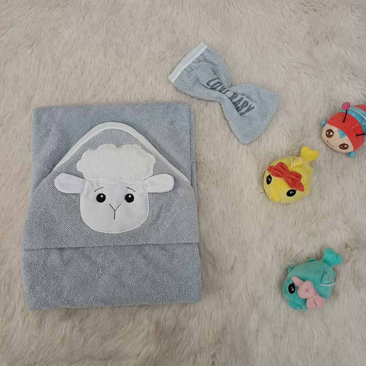 حوله دورپیچ نوزادی 2 تیکه طرح ببعی. رنگ طوسی. مارک lovi baby.کیفیت دوخت عالی.نرم و لطیف و بدون حساسیت.قیمت اقتصادی