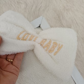 ست سیسمونی نوزادی دخترانه و پسرانه 4 تیکه طرح خرگوش رنگ کرمی با جعبه مارک lovi baby.اورجینال.کیفیت دوخت عالی.بدون ایجاد حساسیت و نرم و لطیف