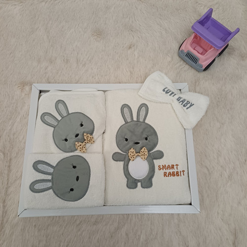 ست سیسمونی نوزادی دخترانه و پسرانه 4 تیکه طرح خرگوش رنگ طوسی با جعبه مارک lovi baby.اورجینال.کیفیت دوخت عالی.بدون ایجاد حساسیت و نرم و لطیف