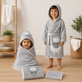 ست حوله سیسمونی نوزاد پسرانه 4 تکه مدل ببعی رنگ توسی طرح lovi baby.اورجینال.کیفیت دوخت عالی.بدون حساسیت و نرم و لطیف